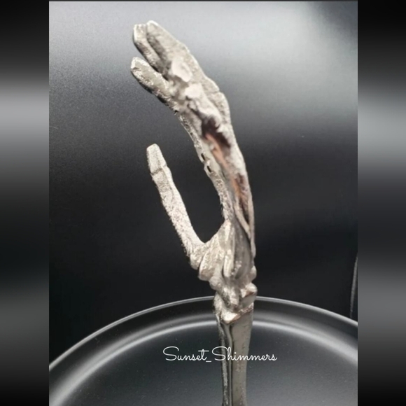 HALLOWEEN Metal Skeleton Hand 3 Tier Footed Serving Stand Appetizer Dessert Tray - Picture 8 of 12